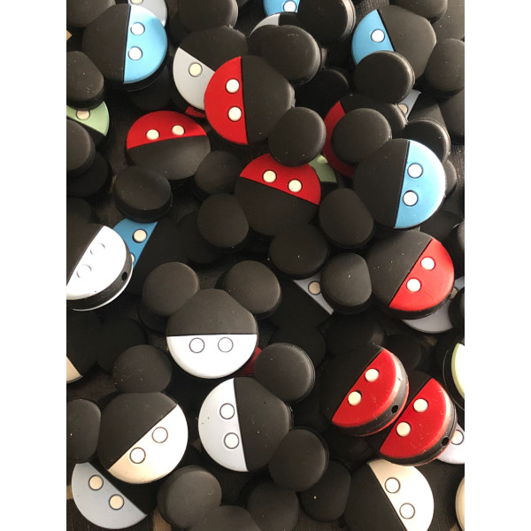 Pieza silueta mickey bicolor dos botones
